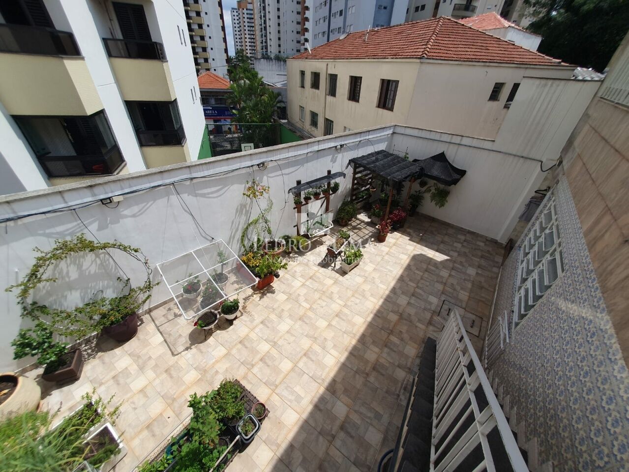 Casa térrea no Tatuapé, para fins comerciais ou residenciais, 414m2 de área construída 