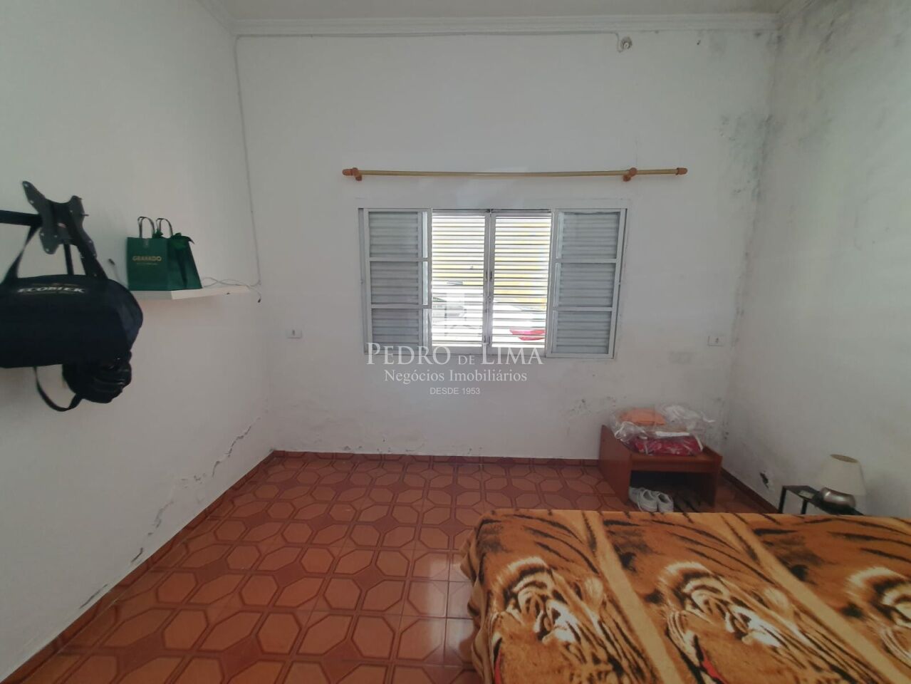 Casa térrea bem localizada  na Vila Mafra, terreno de 200m2 sendo 8x25 e 135m2 de área construída.