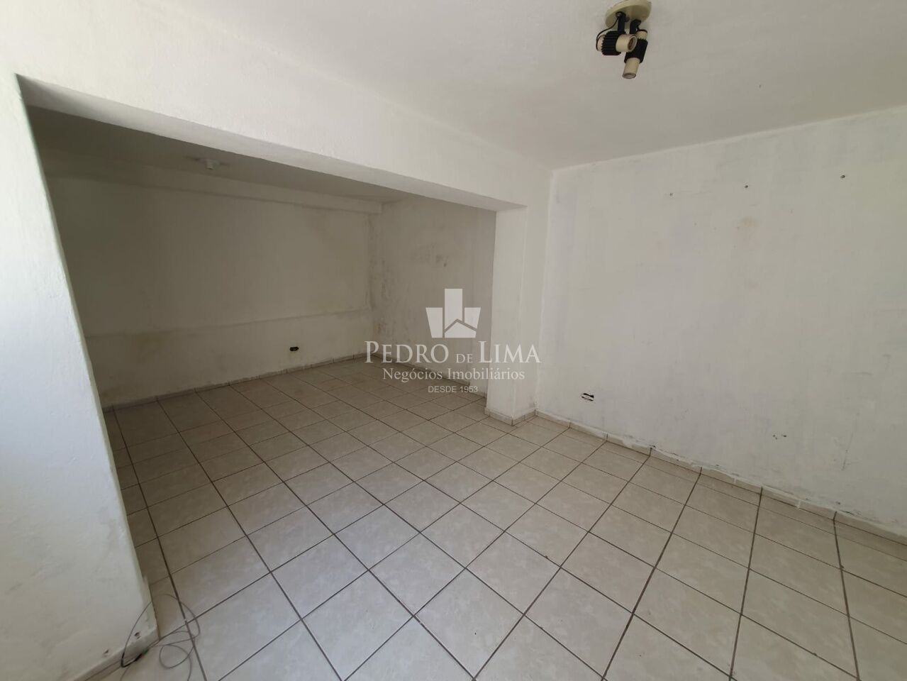 Casa térrea bem localizada  na Vila Mafra, terreno de 200m2 sendo 8x25 e 135m2 de área construída.