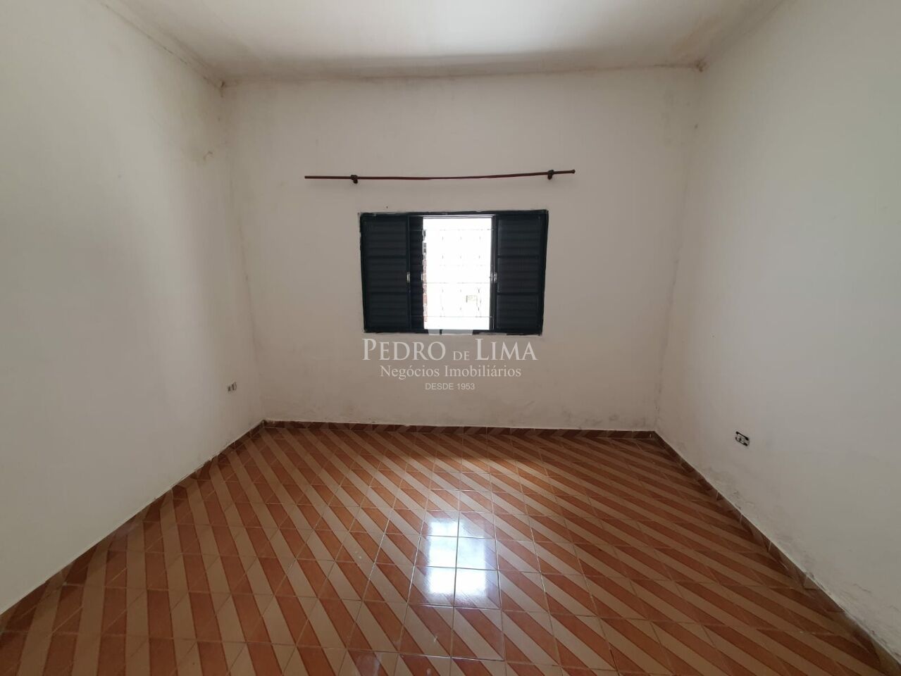 Casa térrea bem localizada  na Vila Mafra, terreno de 200m2 sendo 8x25 e 135m2 de área construída.