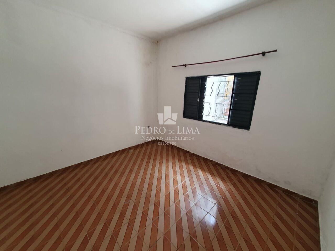 Casa térrea bem localizada  na Vila Mafra, terreno de 200m2 sendo 8x25 e 135m2 de área construída.