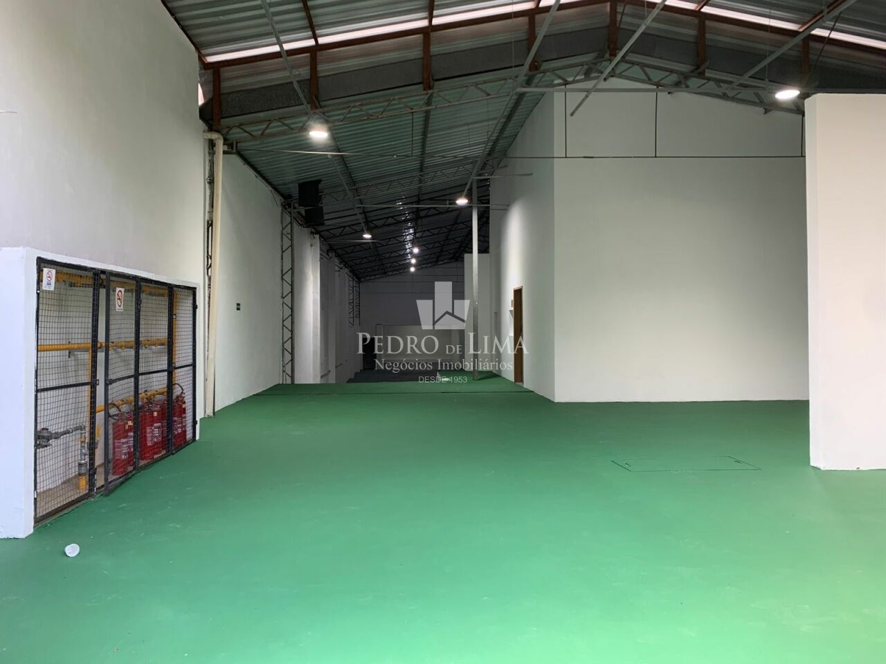 Galpão na Quarta Parada 650 metros  Pé direito com 4.5