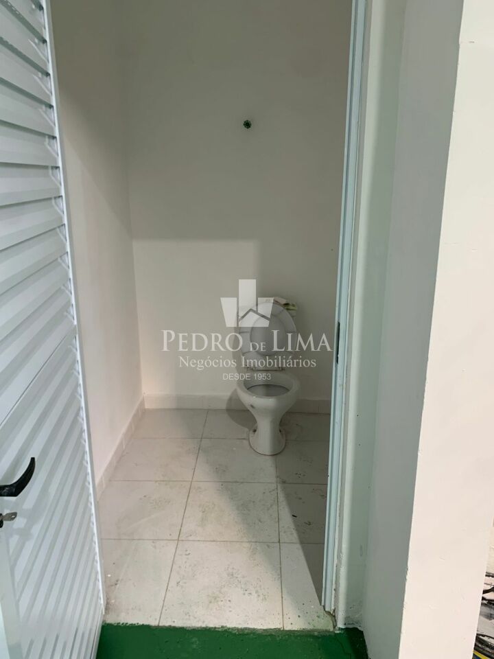 Galpão na Quarta Parada 650 metros  Pé direito com 4.5