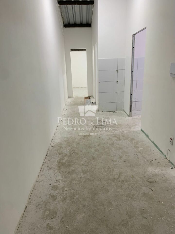 Galpão na Quarta Parada 650 metros  Pé direito com 4.5