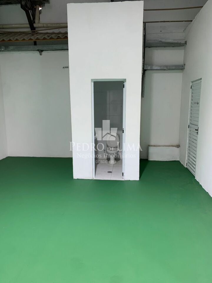 Galpão na Quarta Parada 650 metros  Pé direito com 4.5