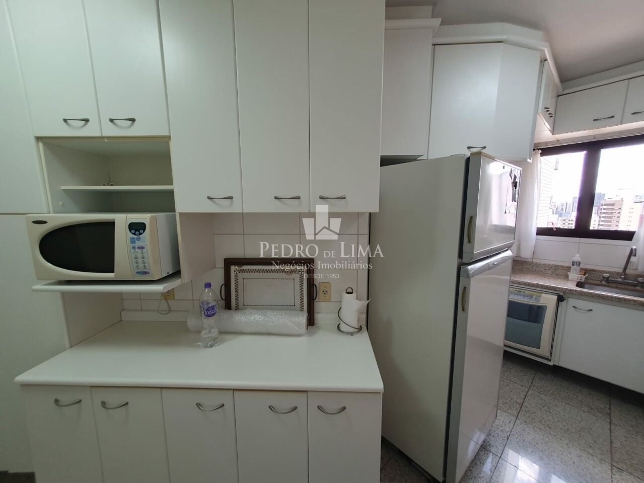 Apartamento no Tatuapé, 110m2, 3 dormitórios sendo 1 suíte e 3 vagas mais depósito privativo.
