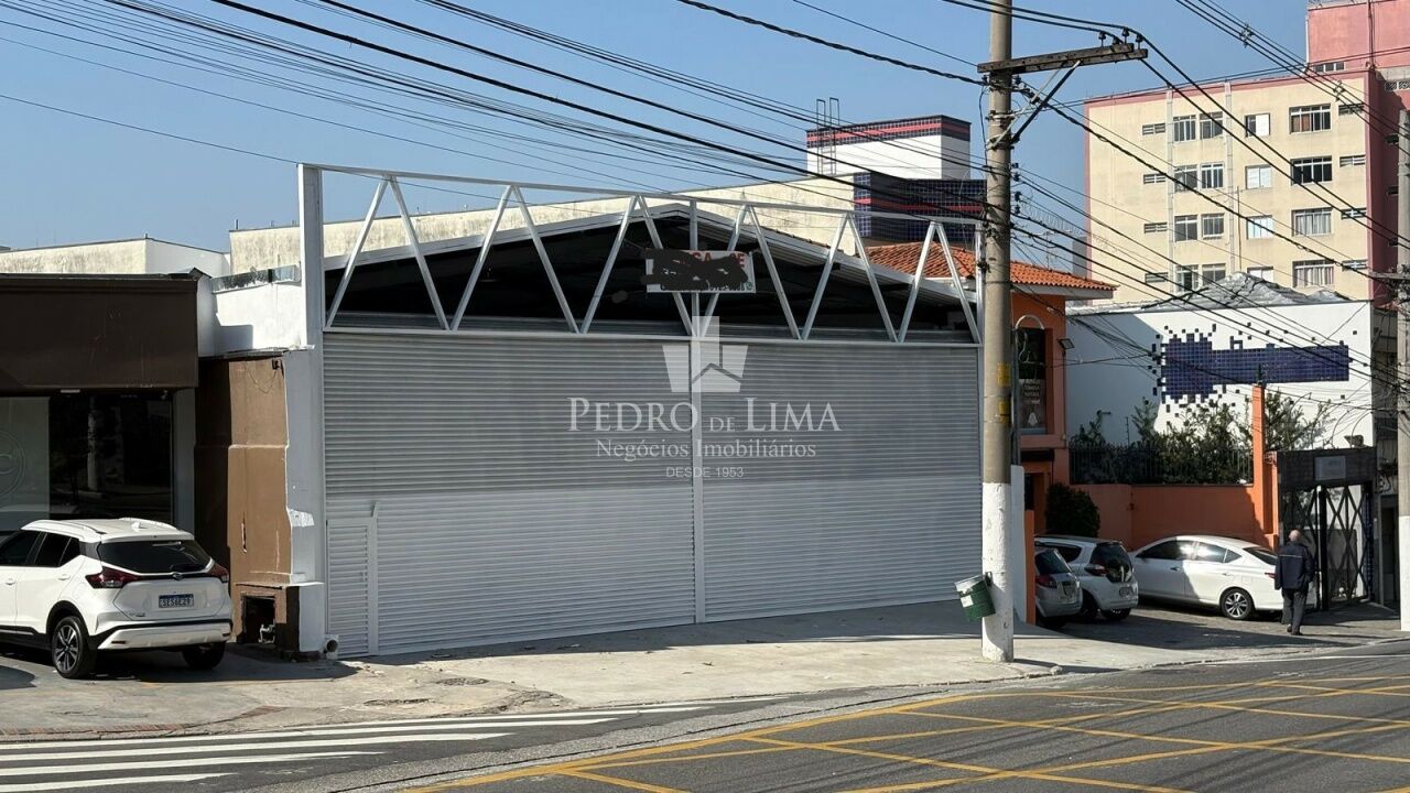 Galpão de 580 mts Avenida Paes de Barros para locação , 2 banheiros ,copa , pé direito 4,30 mts