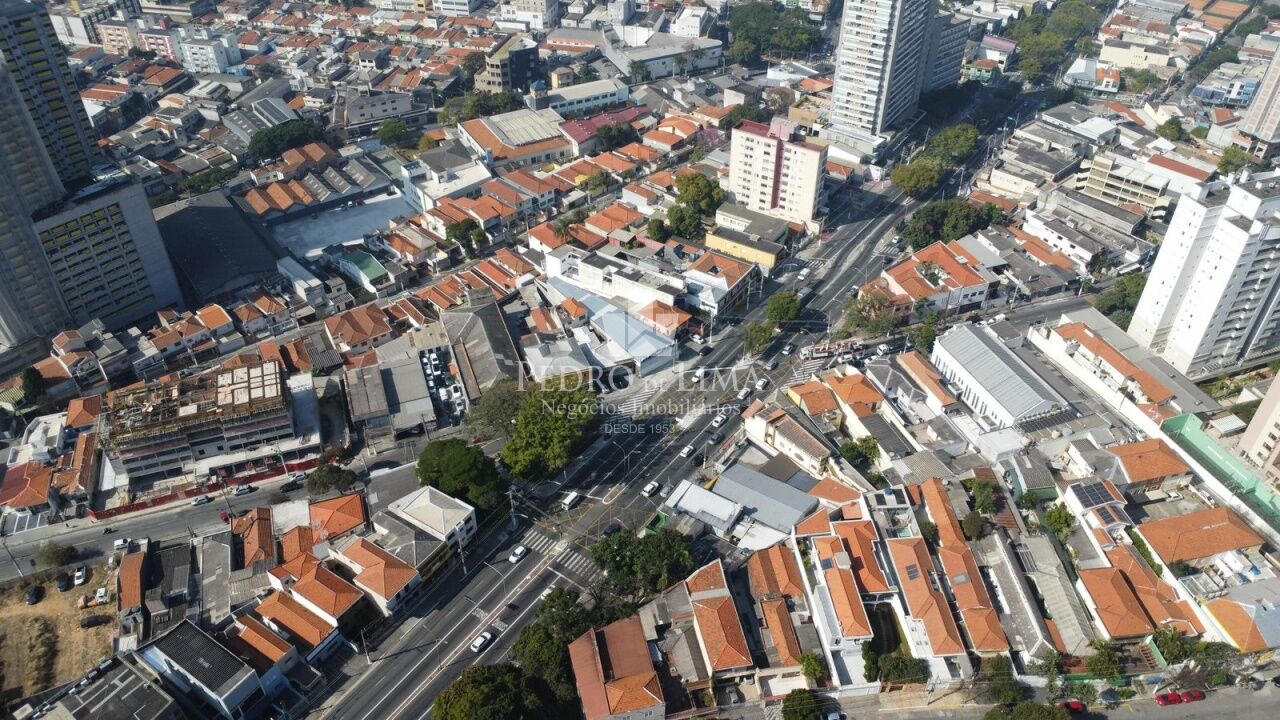 Galpão de 580 mts Avenida Paes de Barros para locação , 2 banheiros ,copa , pé direito 4,30 mts