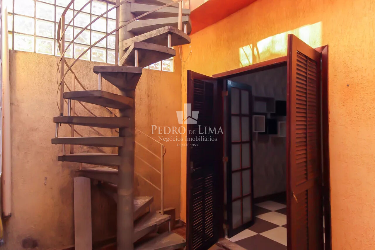 Casa de vila 3 dormitorios  sendo 1 suite / edicula  5 vagas de garagem na Mooca