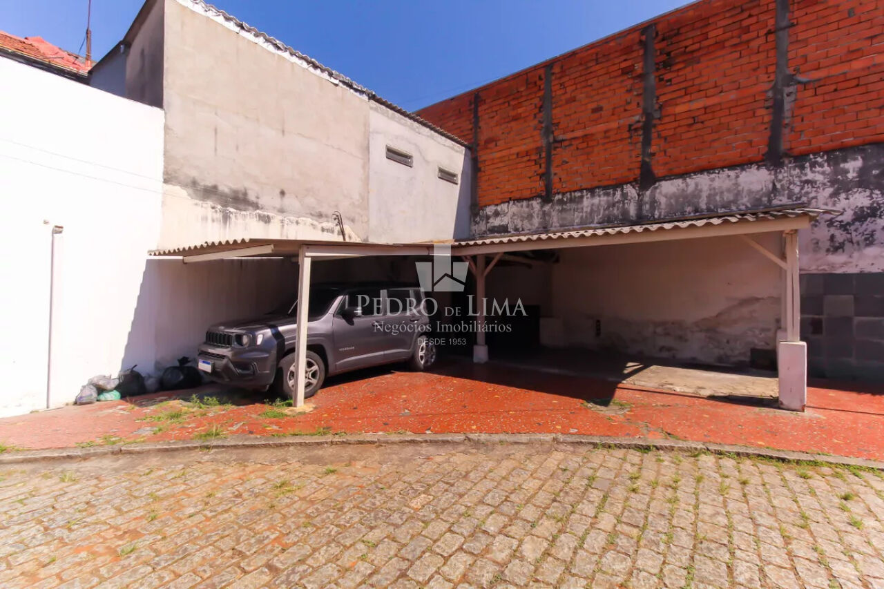 Casa de vila 3 dormitorios  sendo 1 suite / edicula  5 vagas de garagem na Mooca