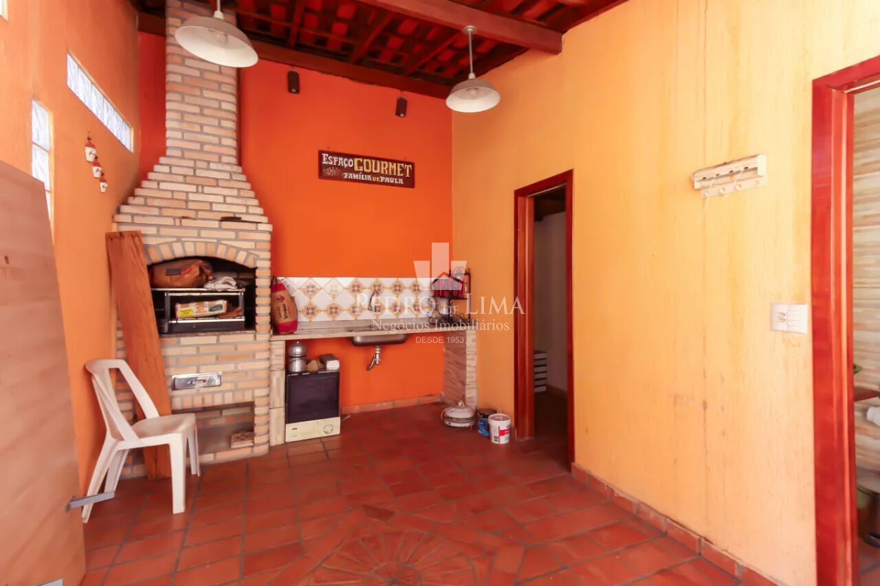 Casa de vila 3 dormitorios  sendo 1 suite / edicula  5 vagas de garagem na Mooca