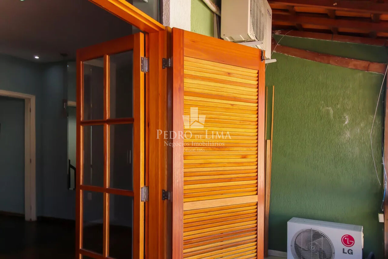 Casa de vila 3 dormitorios  sendo 1 suite / edicula  5 vagas de garagem na Mooca