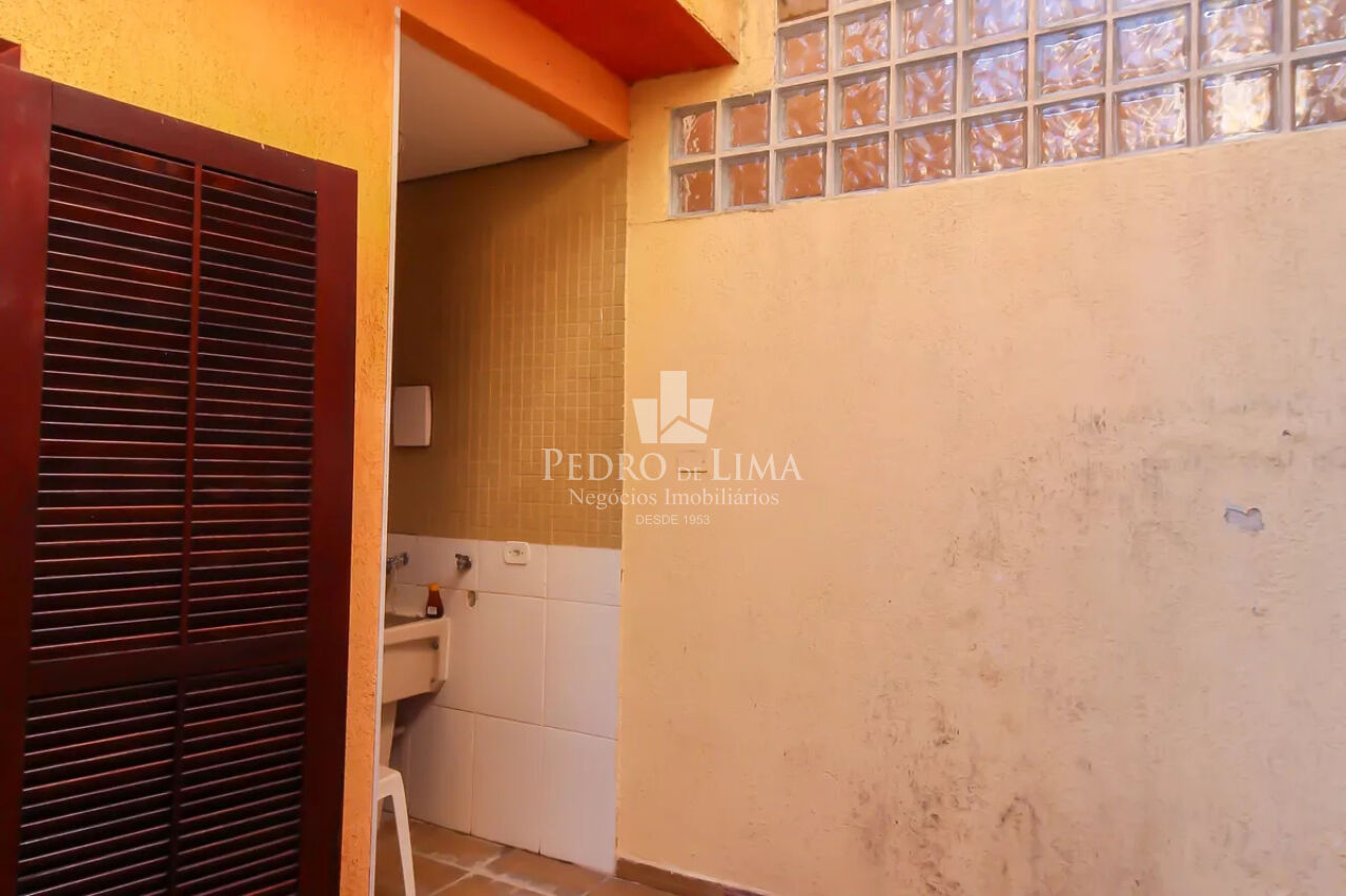 Casa de vila 3 dormitorios  sendo 1 suite / edicula  5 vagas de garagem na Mooca