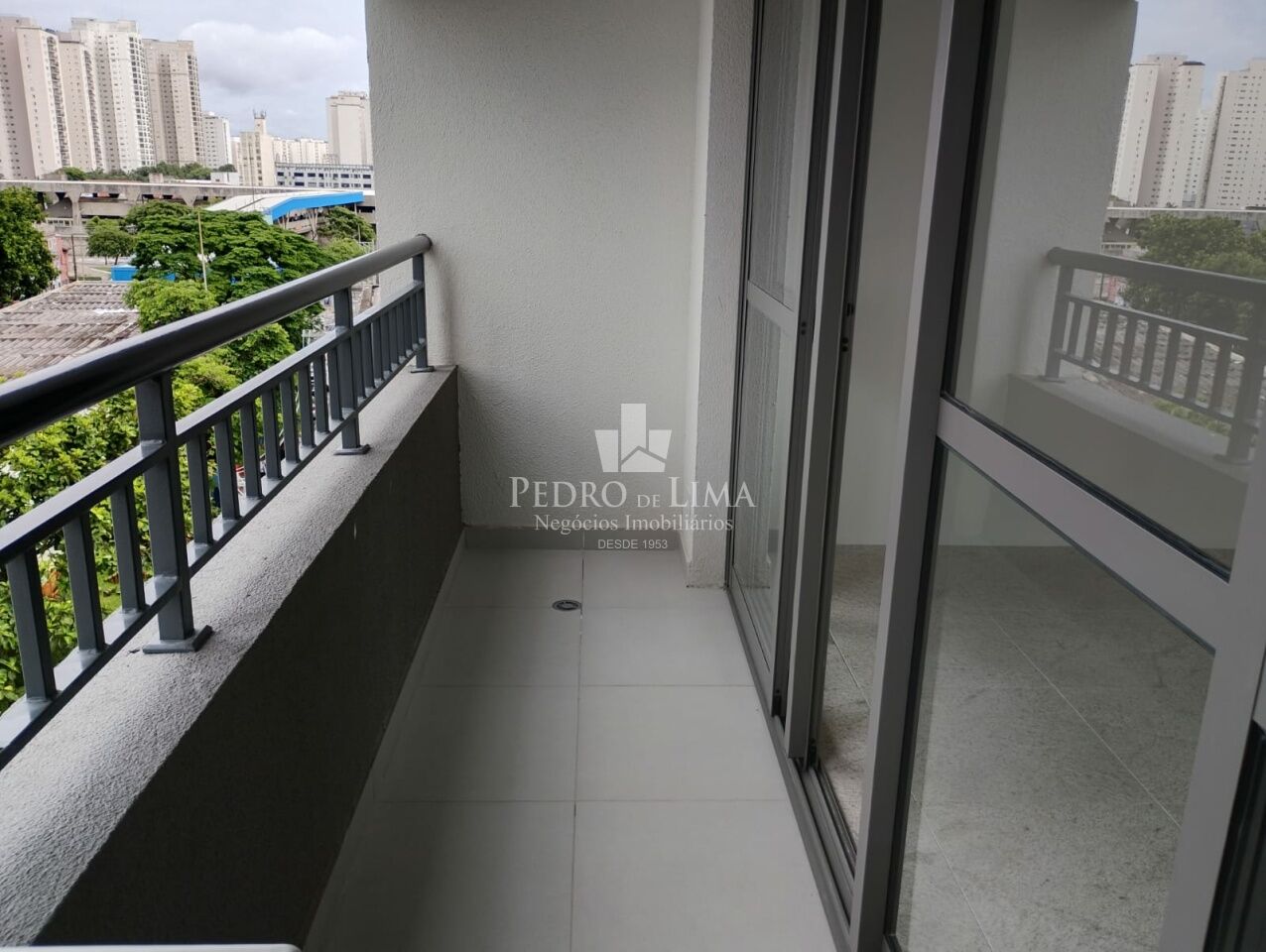 Nova Sala Comercial com 30m2 e Porcelanato na rua Padre Adelino