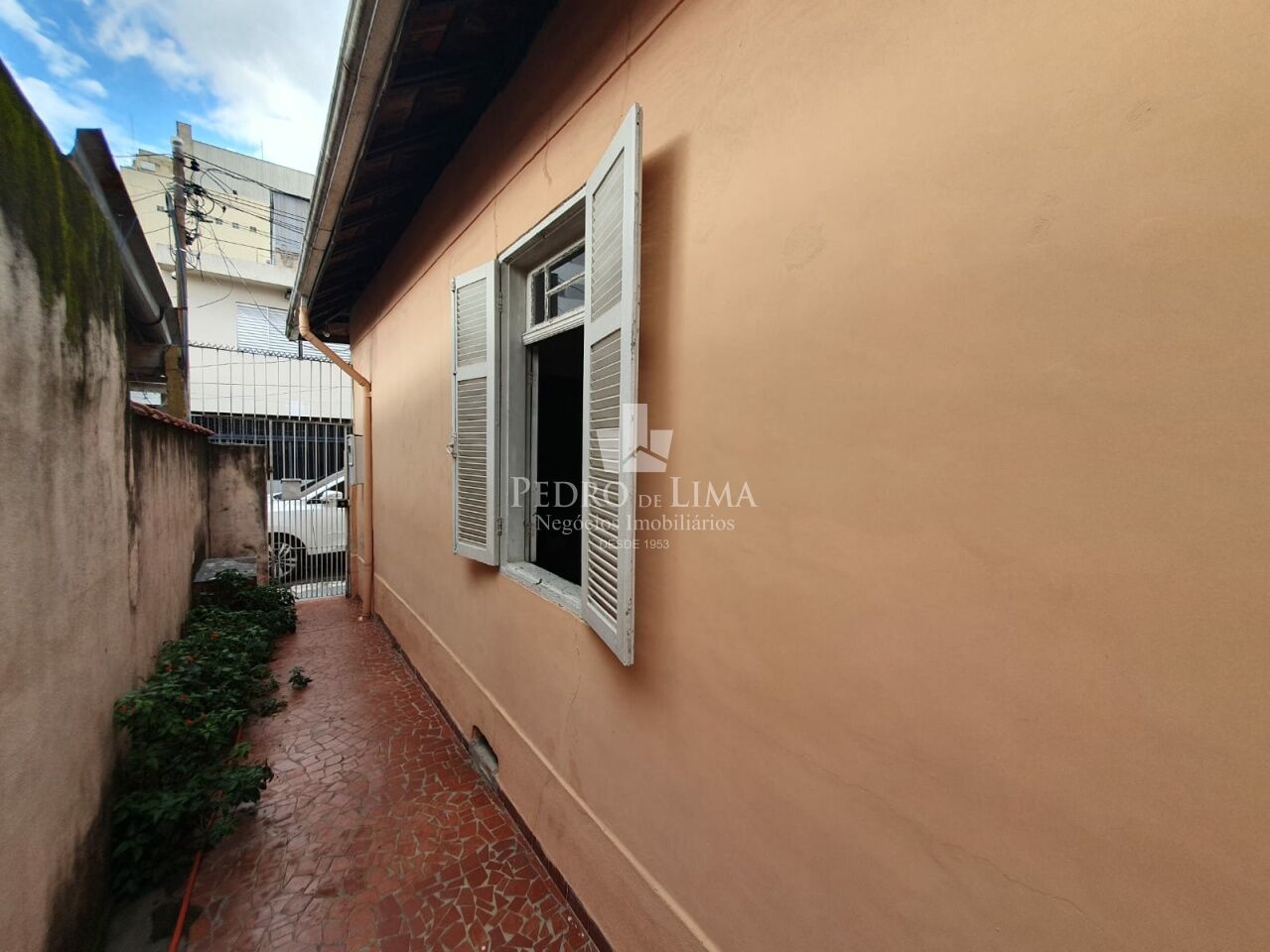 imagem do imovel Terreno com casa térrea antiga no Tatuapé, Ideal para reformar ou construir. ref: TP29978