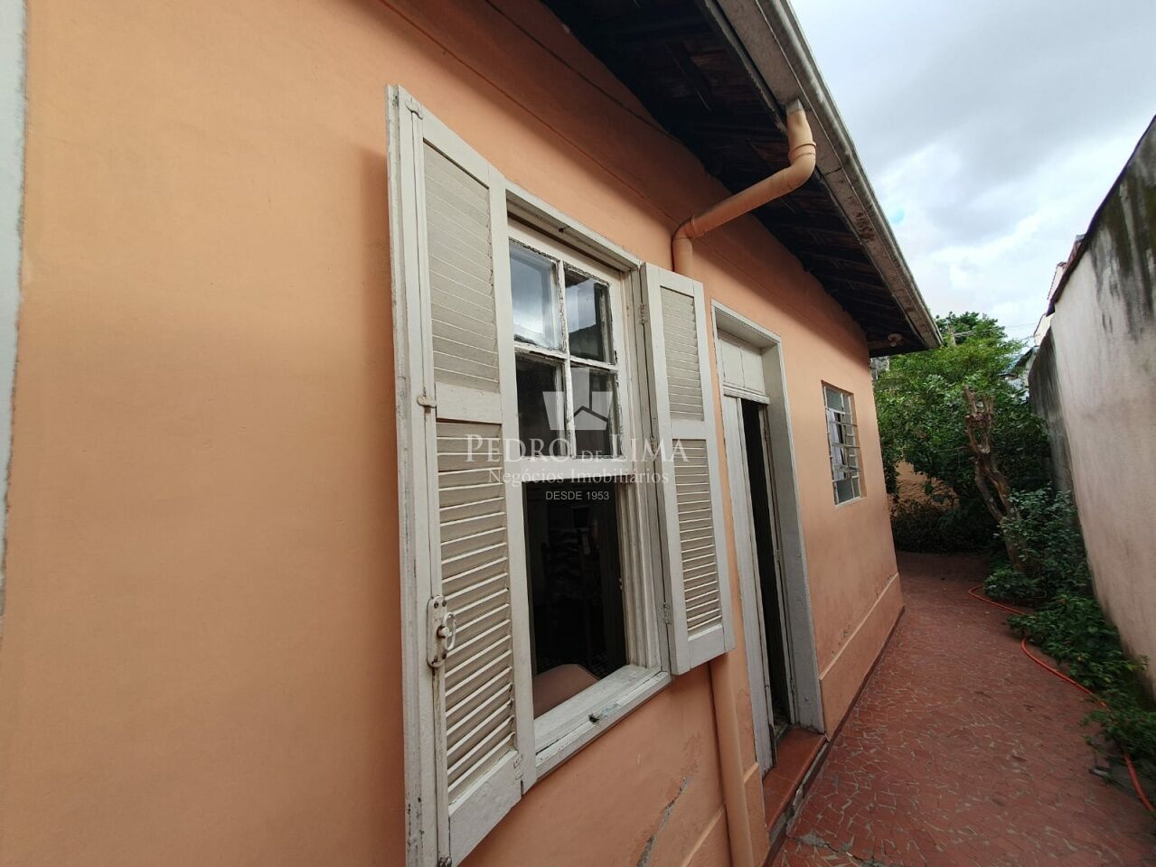 imagem do imovel Terreno com casa térrea antiga no Tatuapé, Ideal para reformar ou construir. ref: TP29978