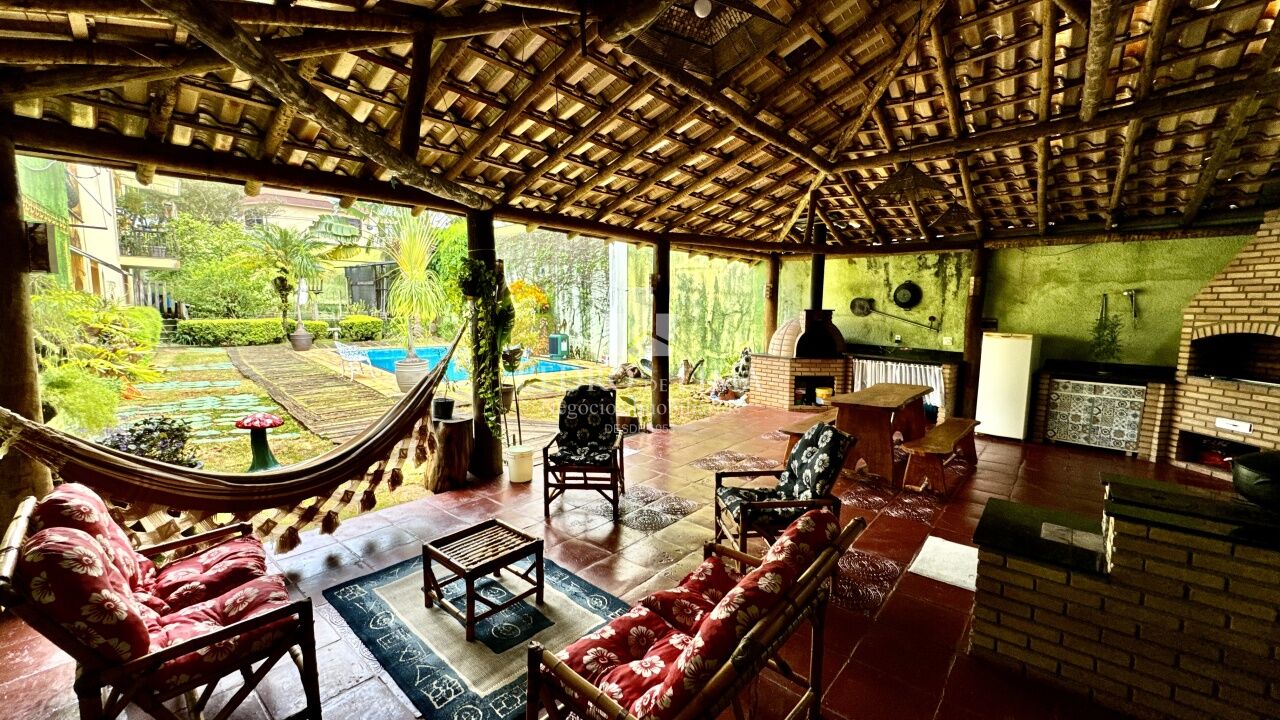 Sobrado frontal, 3 dormitórios, 3 suítes, 6 vagas, Jardim Textil