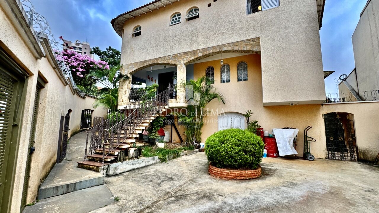 Sobrado frontal, 3 dormitórios, 3 suítes, 6 vagas, Jardim Textil