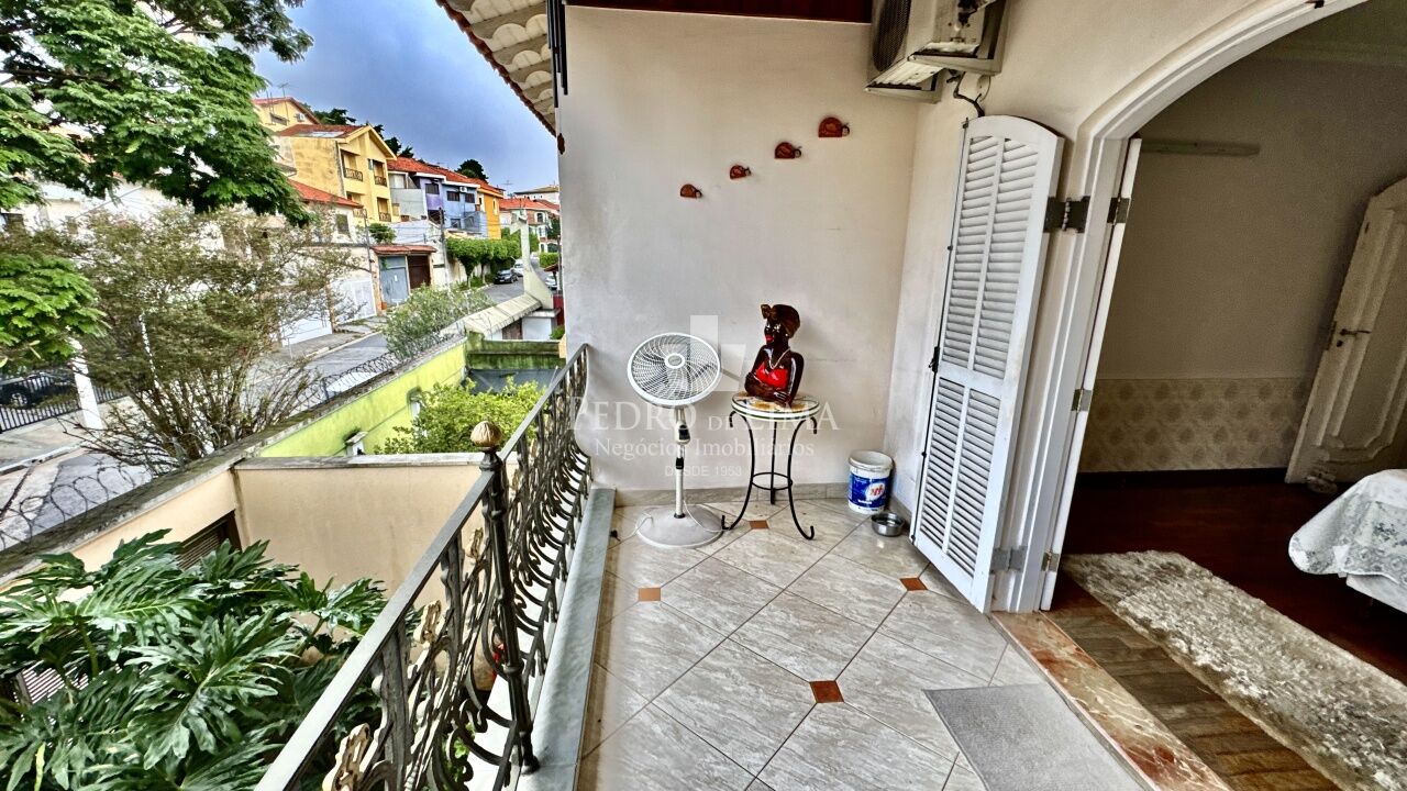 Sobrado frontal, 3 dormitórios, 3 suítes, 6 vagas, Jardim Textil