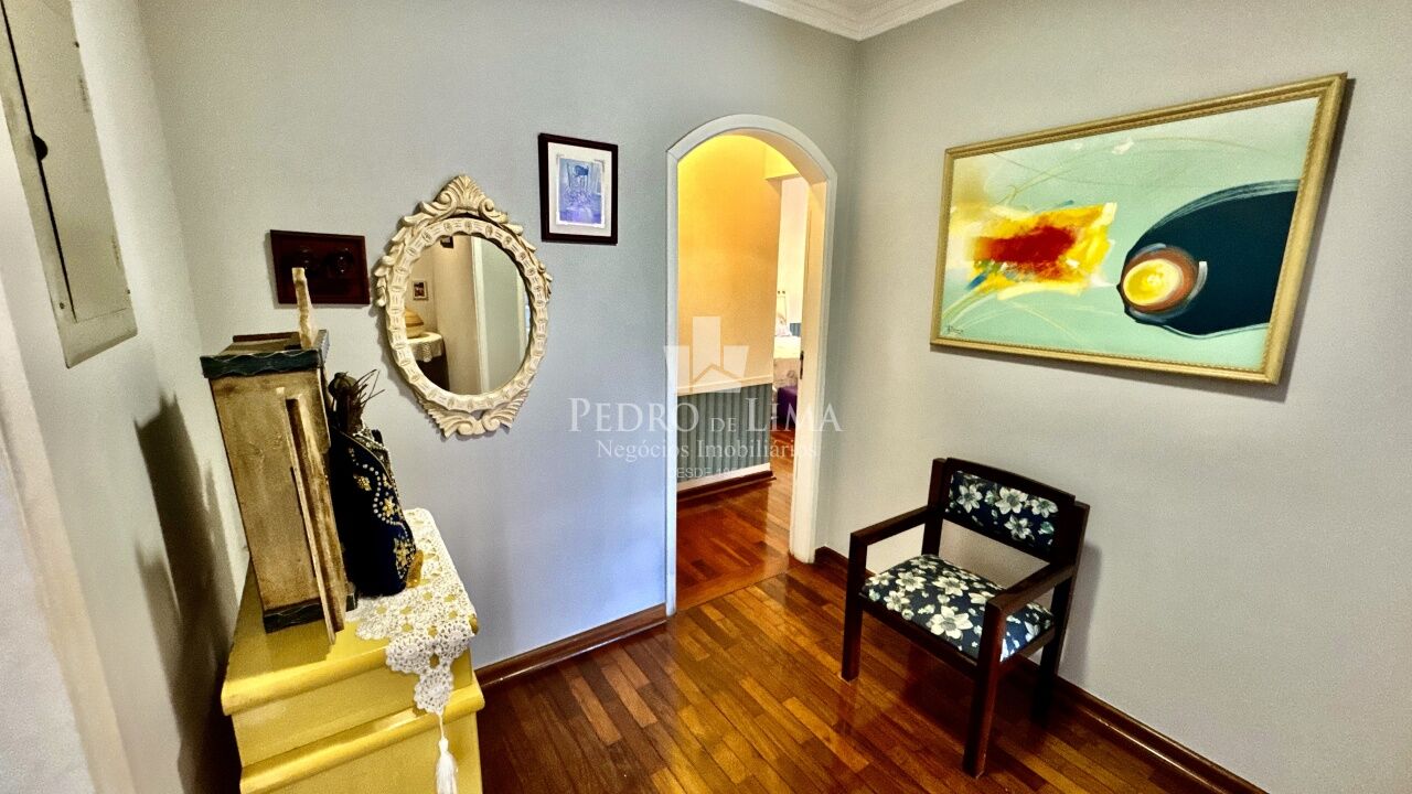 Sobrado frontal, 3 dormitórios, 3 suítes, 6 vagas, Jardim Textil