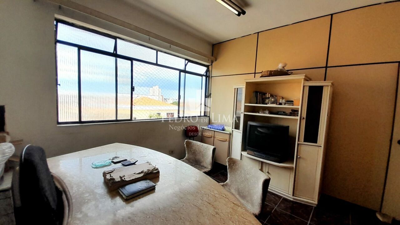 Galpão à venda ou locação  na Vila Carrão - 575 m²