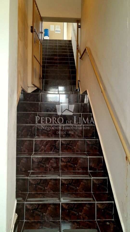 Galpão à venda ou locação  na Vila Carrão - 575 m²