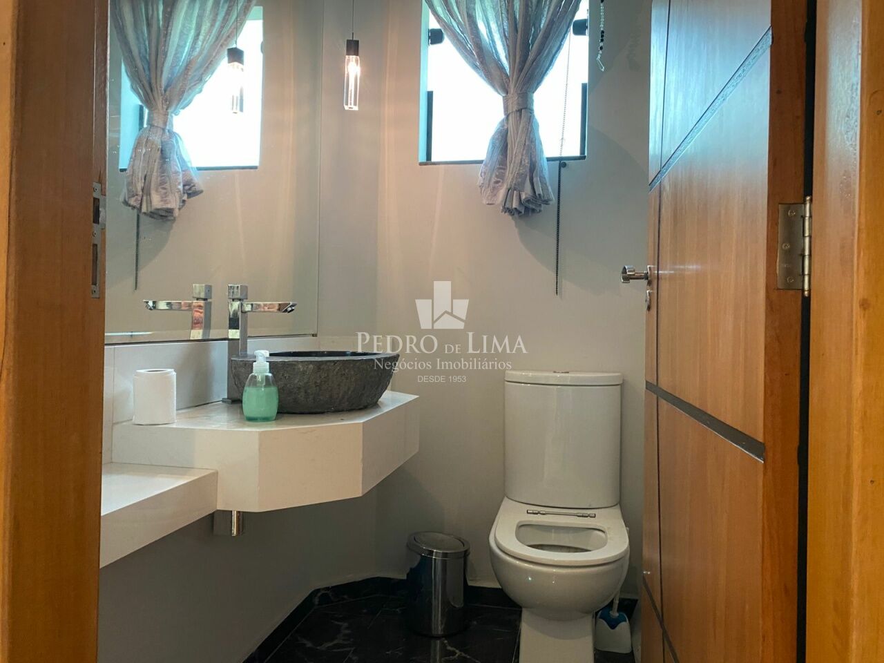 Sobrado Tatuapé 188 mts 4 suítes ,sala,copa ,churrasqueira ,vaga para 2 carros