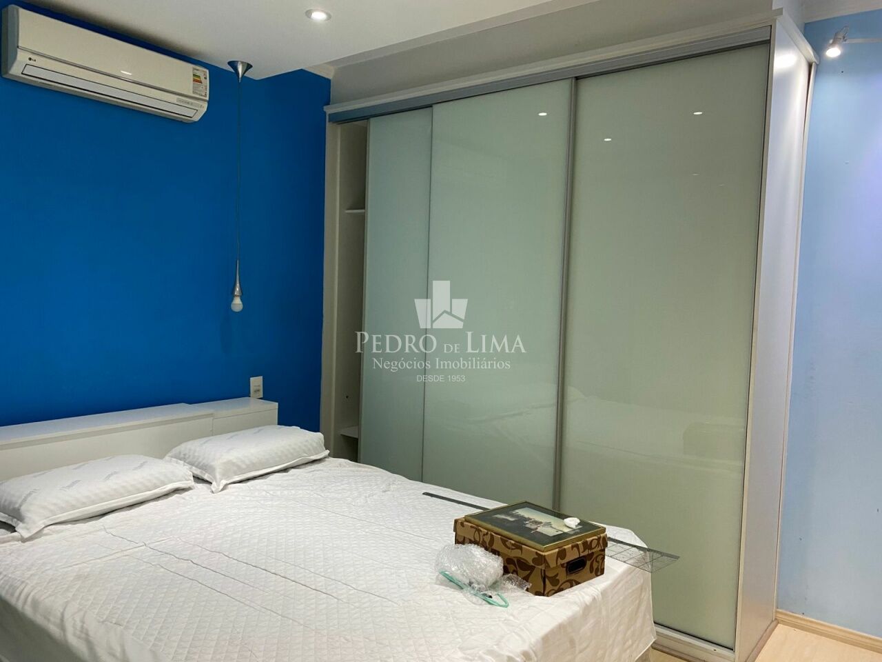 Sobrado Tatuapé 188 mts 4 suítes ,sala,copa ,churrasqueira ,vaga para 2 carros
