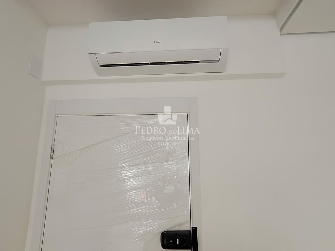 Sala Comercial com 30m2 mais Sacada a uma distância de 150 metros do Metrô Belém