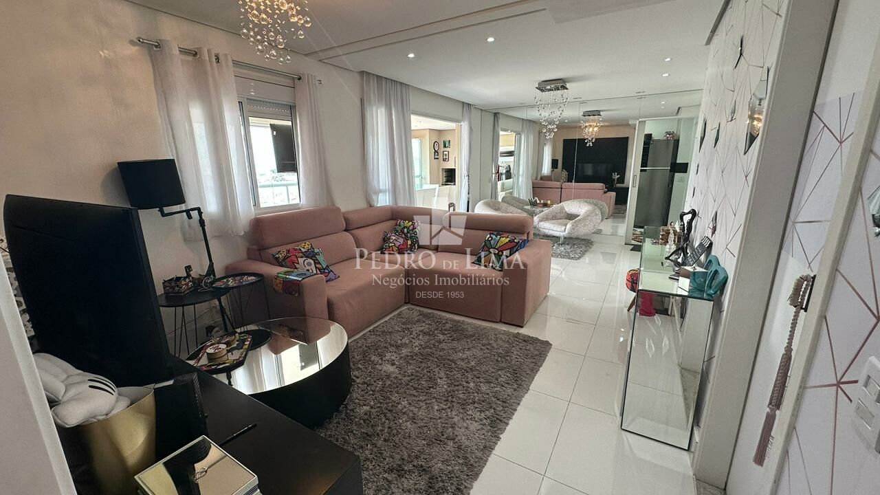 Apartamento na Vila Formosa, 110m2, 2 suítes, varanda gourmet, 2 vagasde garagem.