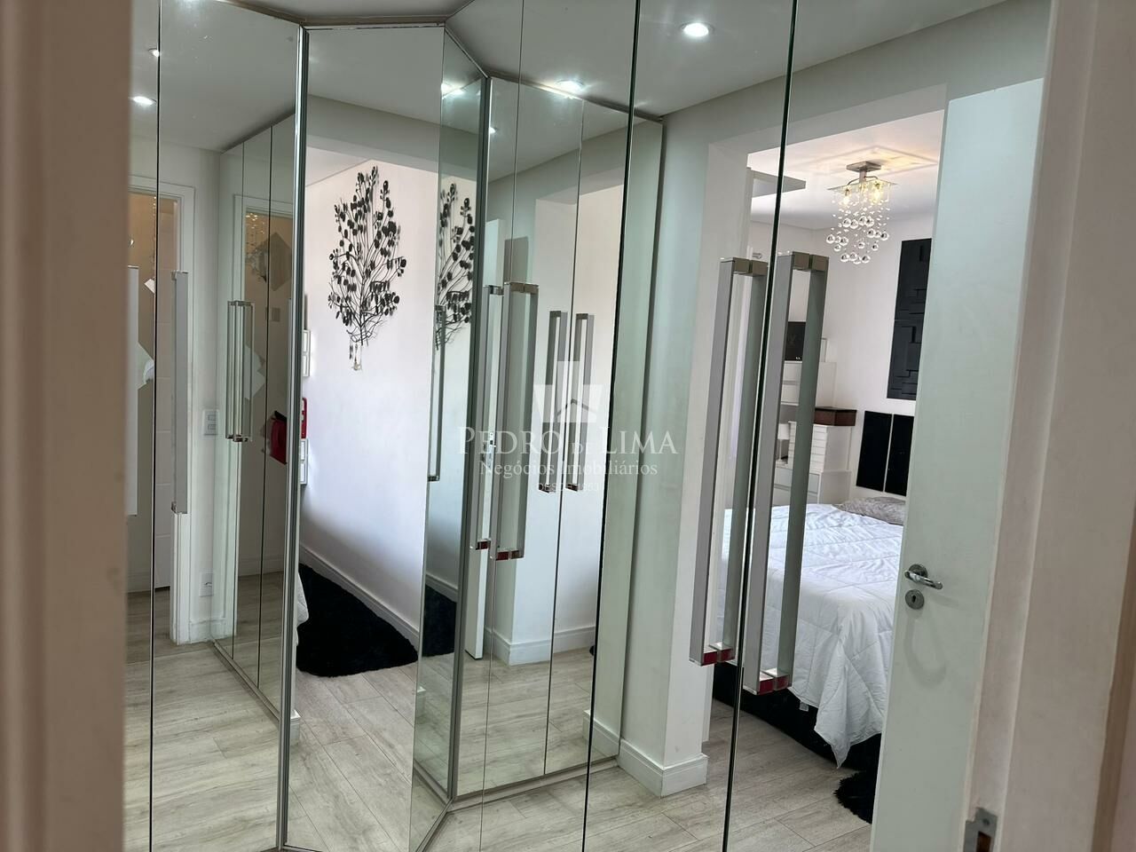 Apartamento na Vila Formosa, 110m2, 2 suítes, varanda gourmet, 2 vagasde garagem.