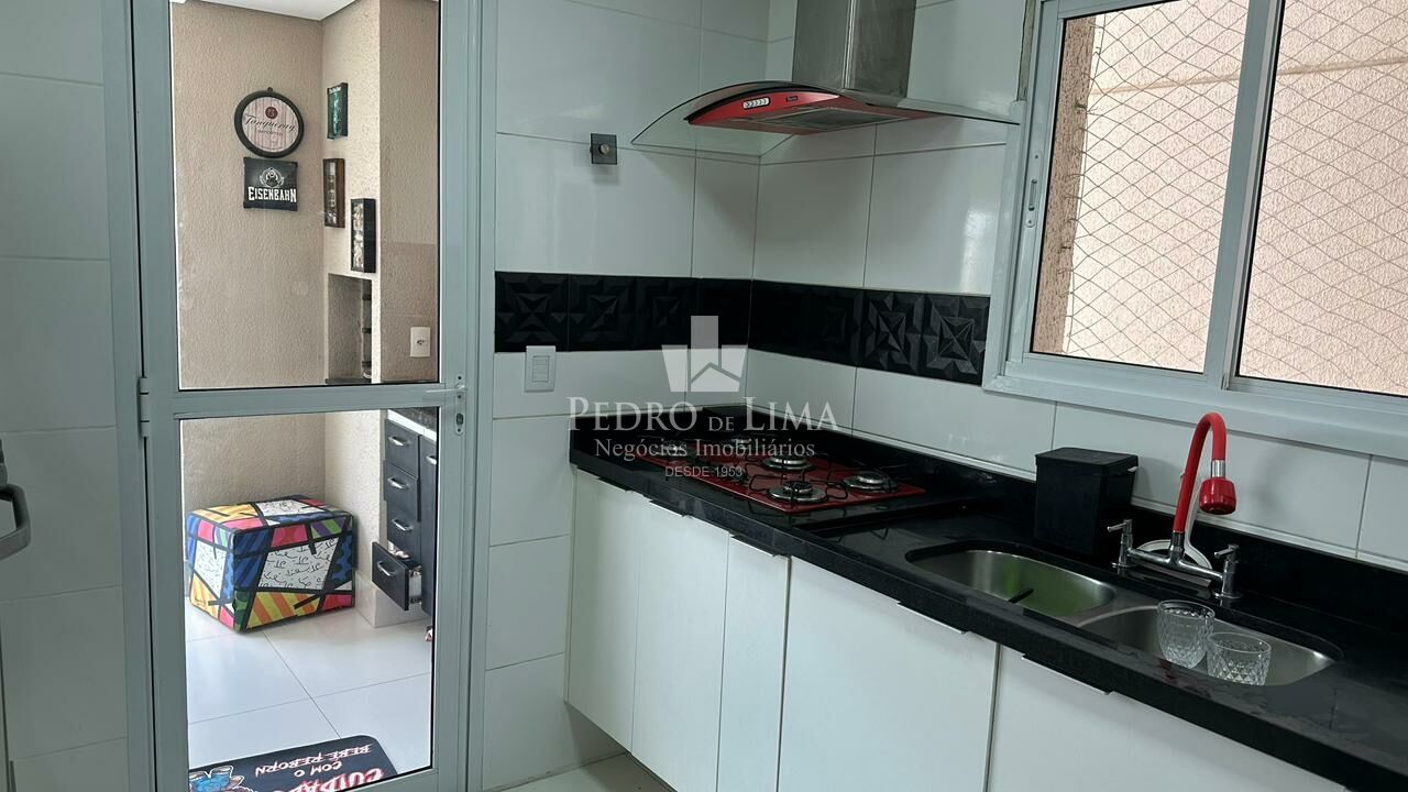 Apartamento na Vila Formosa, 110m2, 2 suítes, varanda gourmet, 2 vagasde garagem.
