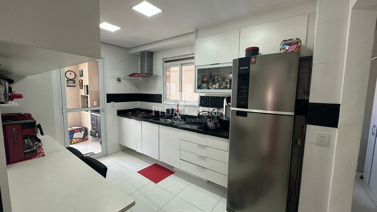 Apartamento na Vila Formosa, 110m2, 2 suítes, varanda gourmet, 2 vagasde garagem.