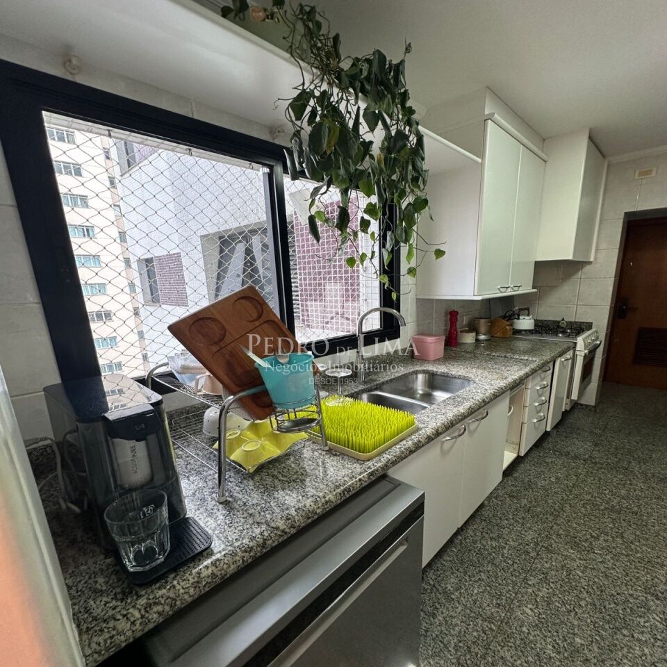 Apartamento 3 quartos, 2 vagas no Anália Franco. Condomínio Firenze & Venezia.