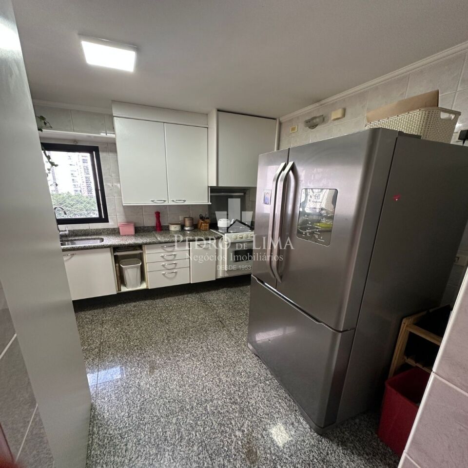 Apartamento 3 quartos, 2 vagas no Anália Franco. Condomínio Firenze & Venezia.