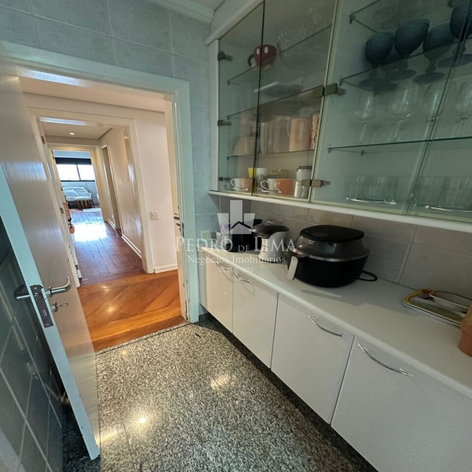 Apartamento 3 quartos, 2 vagas no Anália Franco. Condomínio Firenze & Venezia.