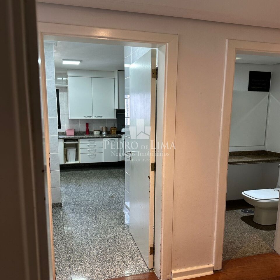 Apartamento 3 quartos, 2 vagas no Anália Franco. Condomínio Firenze & Venezia.