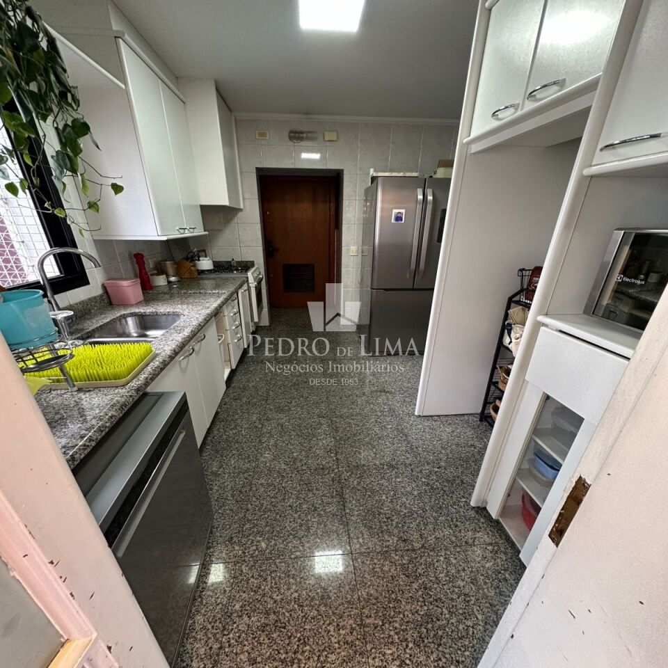 Apartamento 3 quartos, 2 vagas no Anália Franco. Condomínio Firenze & Venezia.
