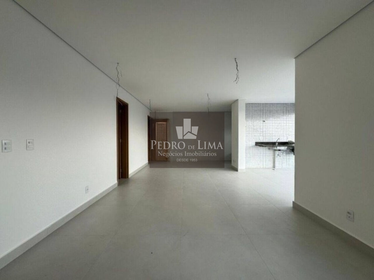 Aprtamento no Edicicio Villa Coimbra, na Cidade Mãe do Céu, 2  suites, 2 vagas
