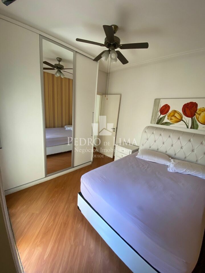 Sobrada com 4 quartos sendo 2 suites, 5 banheiros 3 vagas de garagem  na Agua Rasa