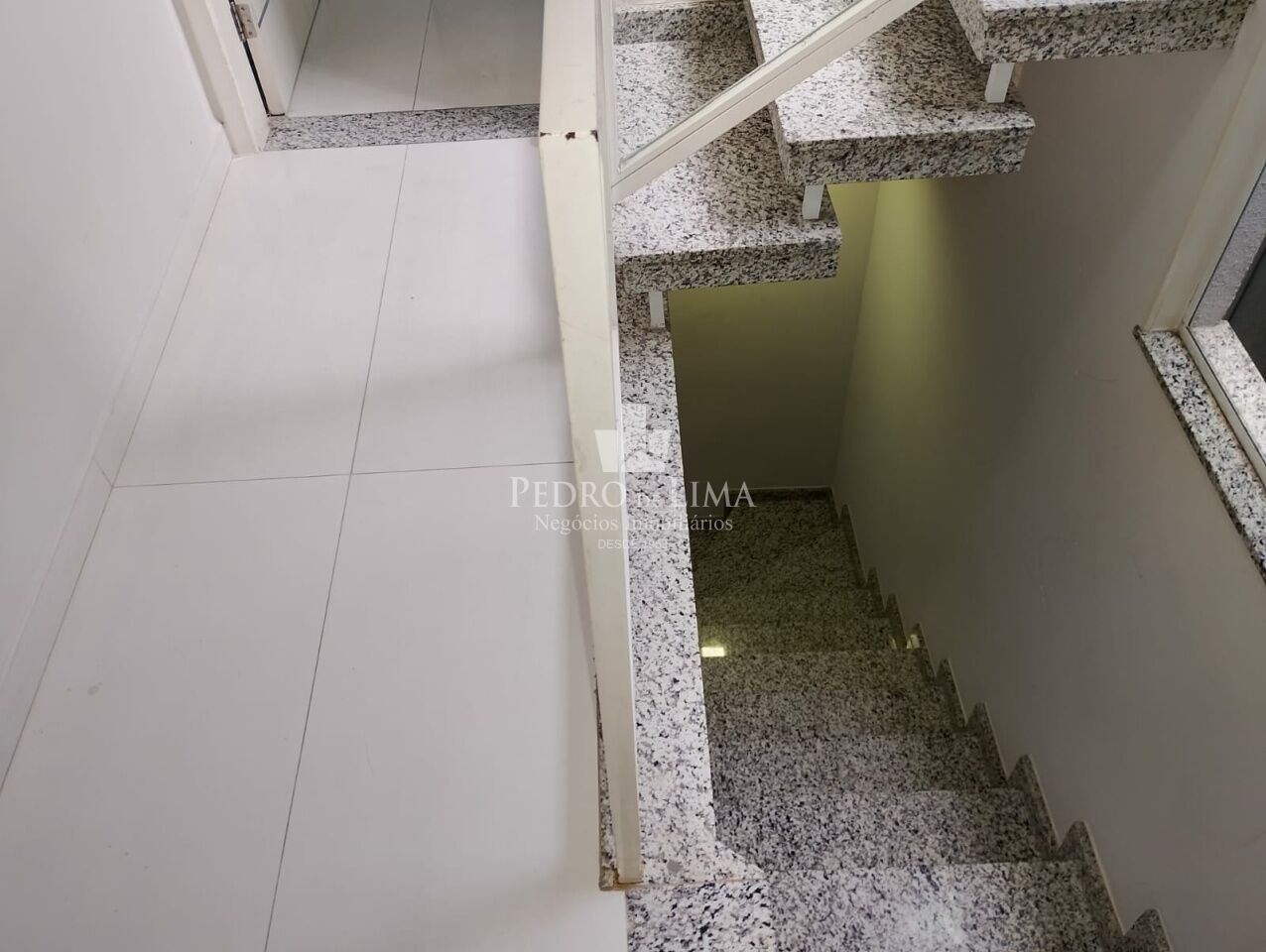 Sobrado de 200m2 ,3 Dormitórios com Ar-Condicionado e 3 Vagas de Garagem no Tatuapé 