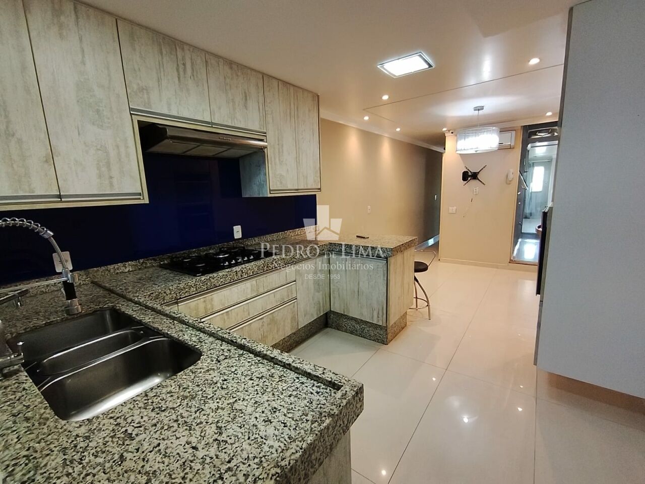 Sobrado de 200m2 ,3 Dormitórios com Ar-Condicionado e 3 Vagas de Garagem no Tatuapé 