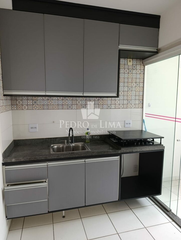 Apartamento de 80 m² com 3 dormitorios e 2 vagas.