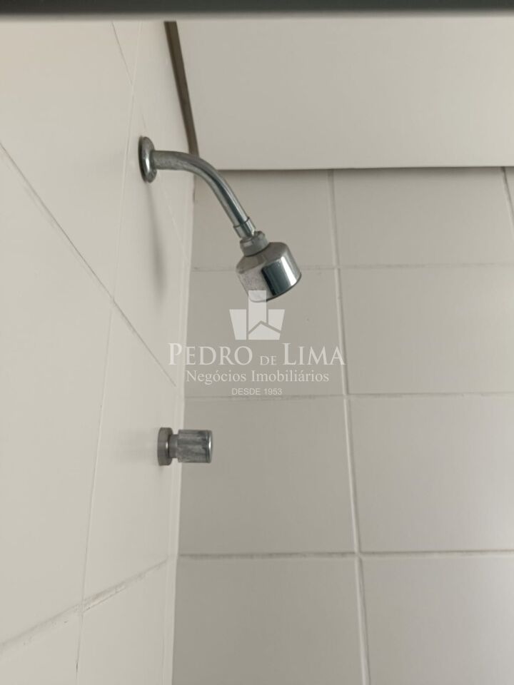 Apartamento de 80 m² com 3 dormitorios e 2 vagas.