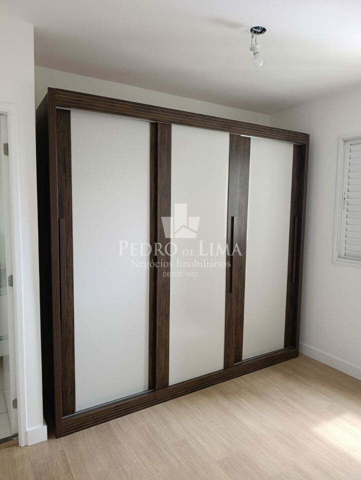 Apartamento de 80 m² com 3 dormitorios e 2 vagas.