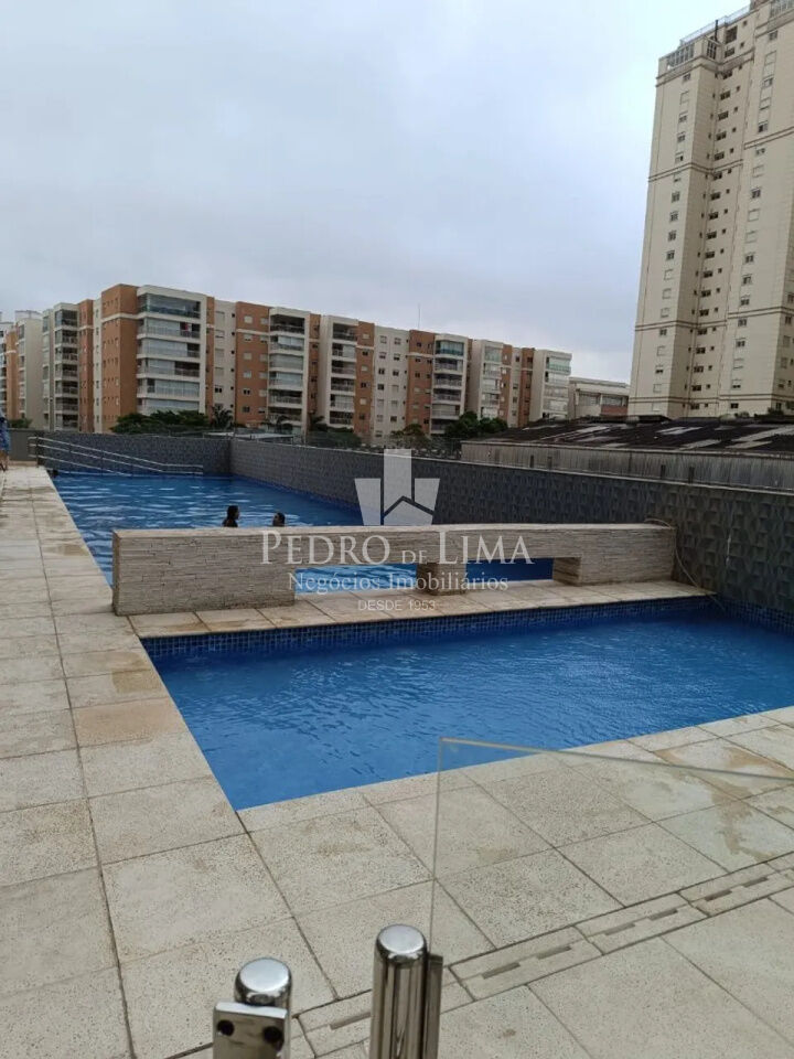 Apartamento de 80 m² com 3 dormitorios e 2 vagas.