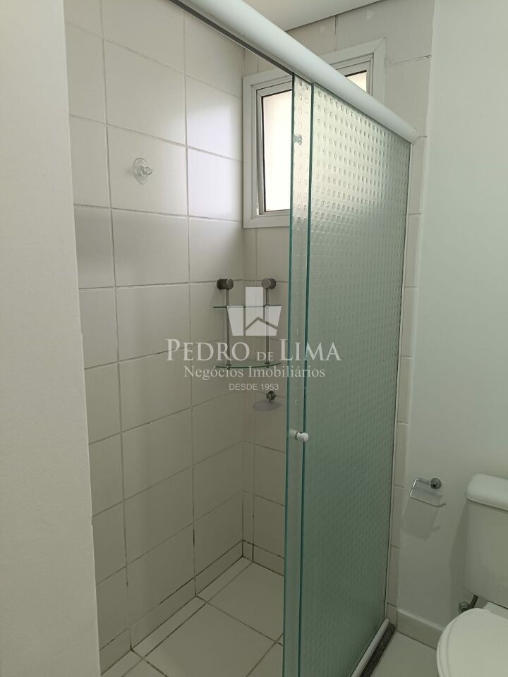 Apartamento de 80 m² com 3 dormitorios e 2 vagas.