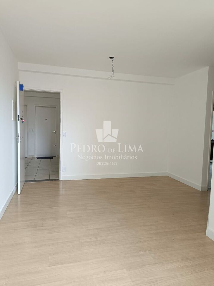 Apartamento de 80 m² com 3 dormitorios e 2 vagas.