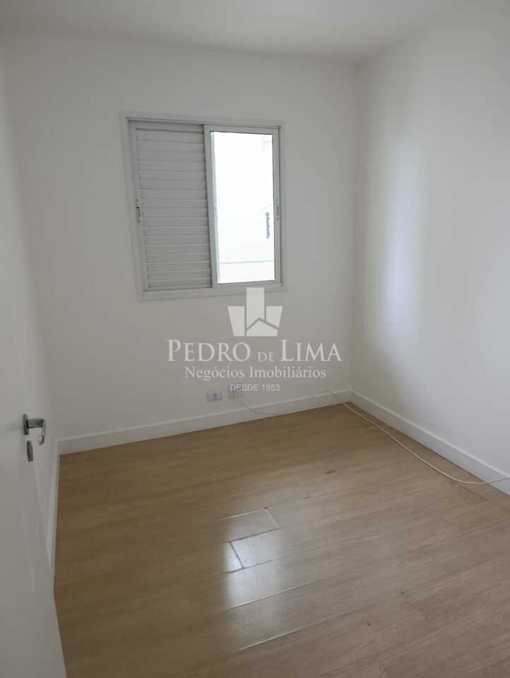 Apartamento de 80 m² com 3 dormitorios e 2 vagas.