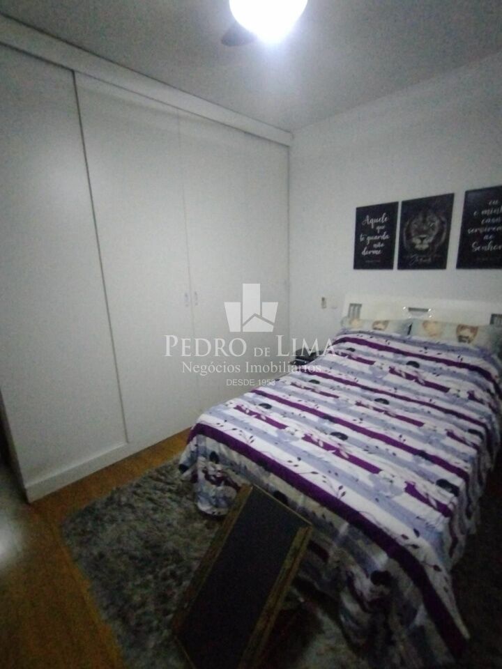 Sobrado com 3 quartos sendo 1 suite, 3 banheiros, 1 vaga de garagem, churrasqueira
